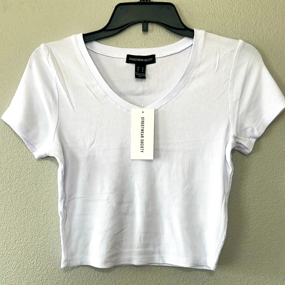 Streetwear Society white ribbed V-neck juniors crop top short sleeve‎